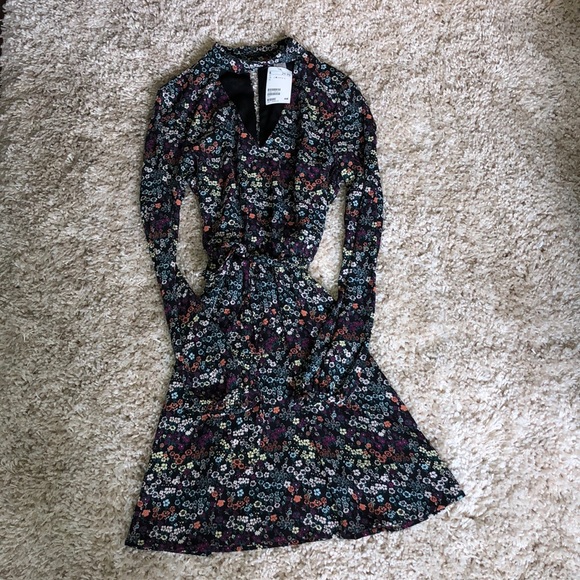 H&M Dresses & Skirts - NWT H&M Floral Turtle Neck Dress